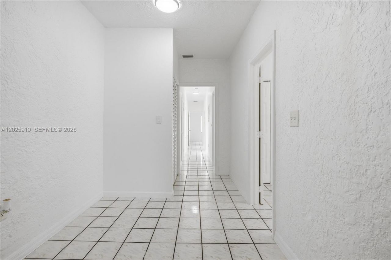 1743 SW 17th St, Unit 1, Miami, FL 33145 Photo