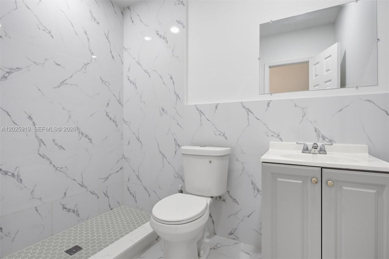 1743 SW 17th St, Unit 1, Miami, FL 33145 Photo