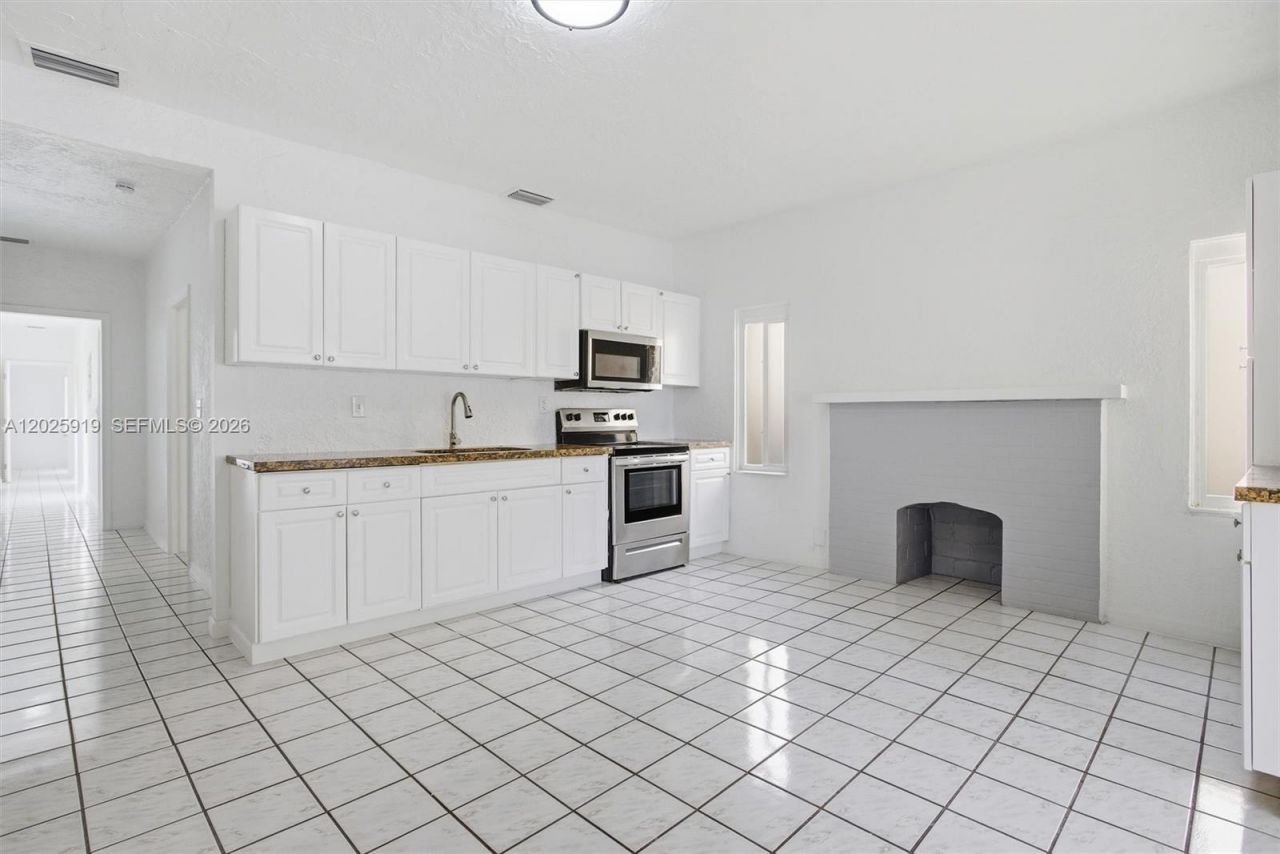 1743 SW 17th St, Unit 1, Miami, FL 33145 Photo