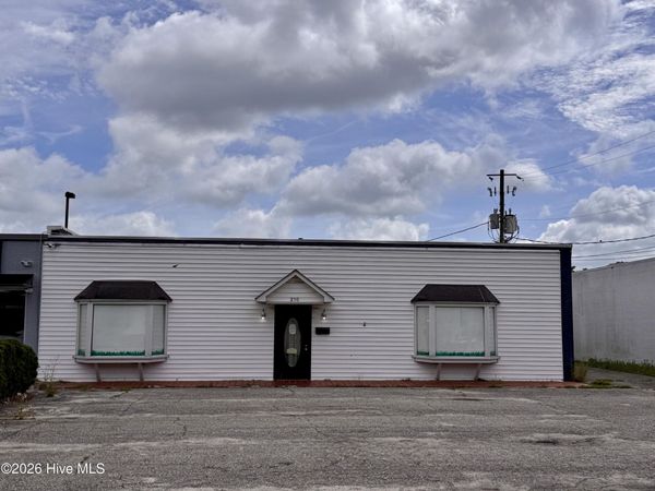 210 Henderson Drive , Jacksonville, NC 28540