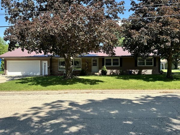 802 Glenwood Drive , Morrison, IL 61270