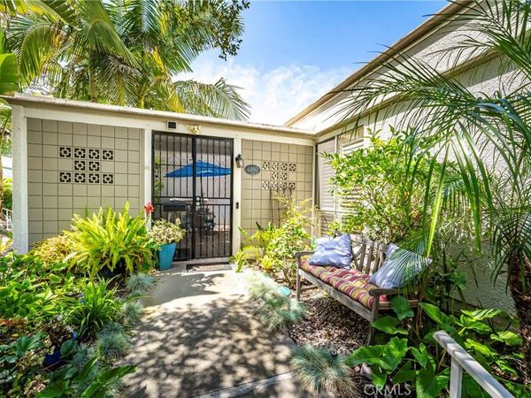 489 Calle Cadiz, Unit D, Laguna Woods, CA 92637