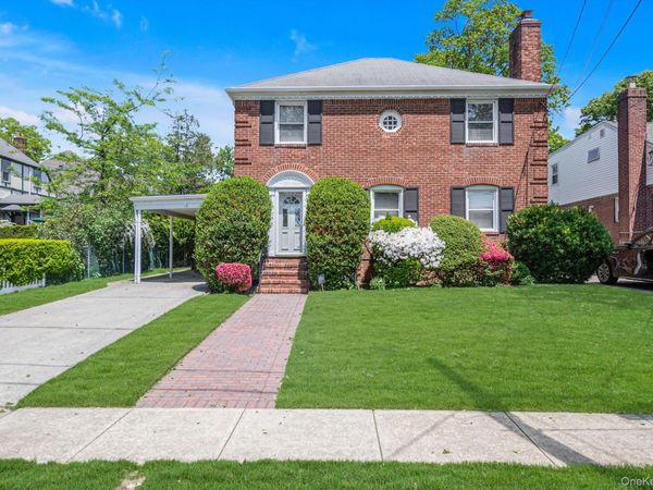 11 Garden Drive , Lynbrook, NY 11563