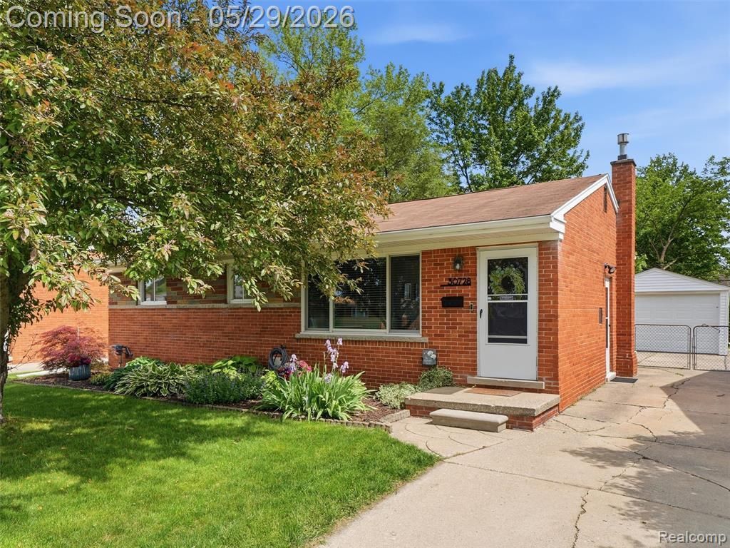 30728 Whittier Avenue, Madison Heights, MI 48071 Main Photo