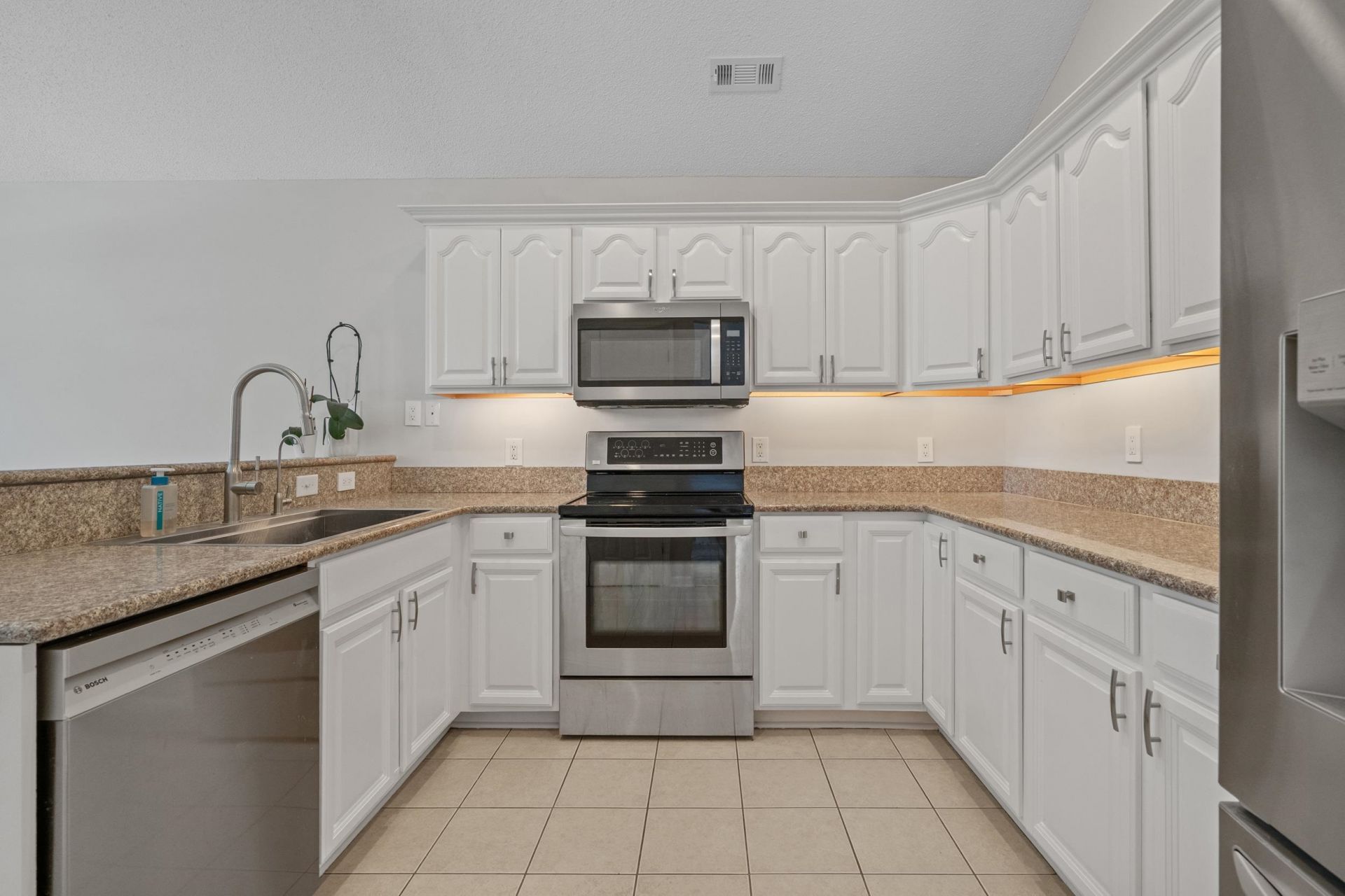 2119 Wentworth Dr. Photo 15