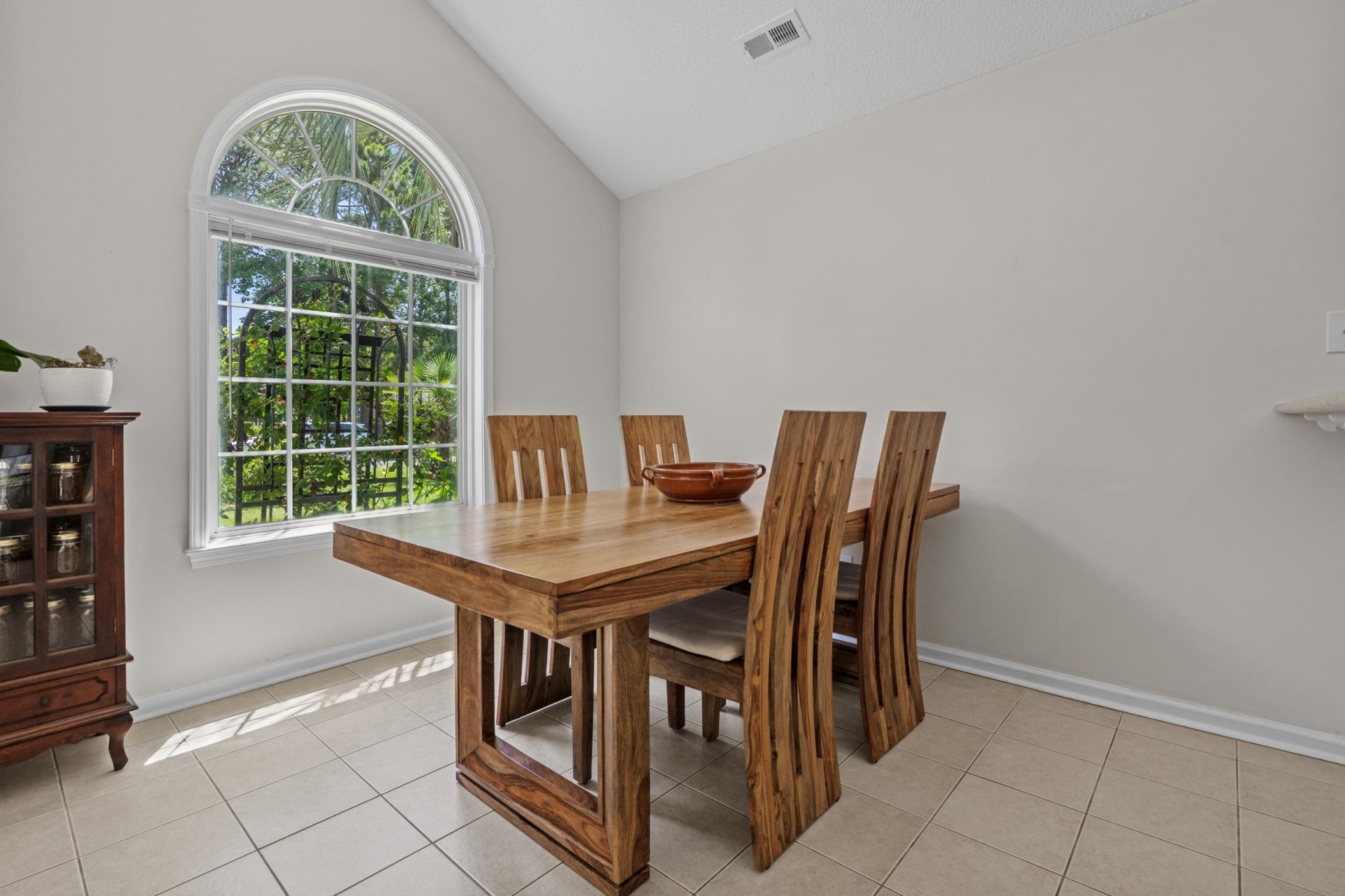 2119 Wentworth Dr. Photo 15