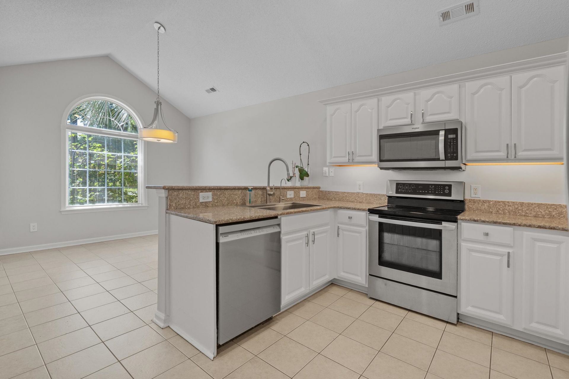 2119 Wentworth Dr. Photo 16