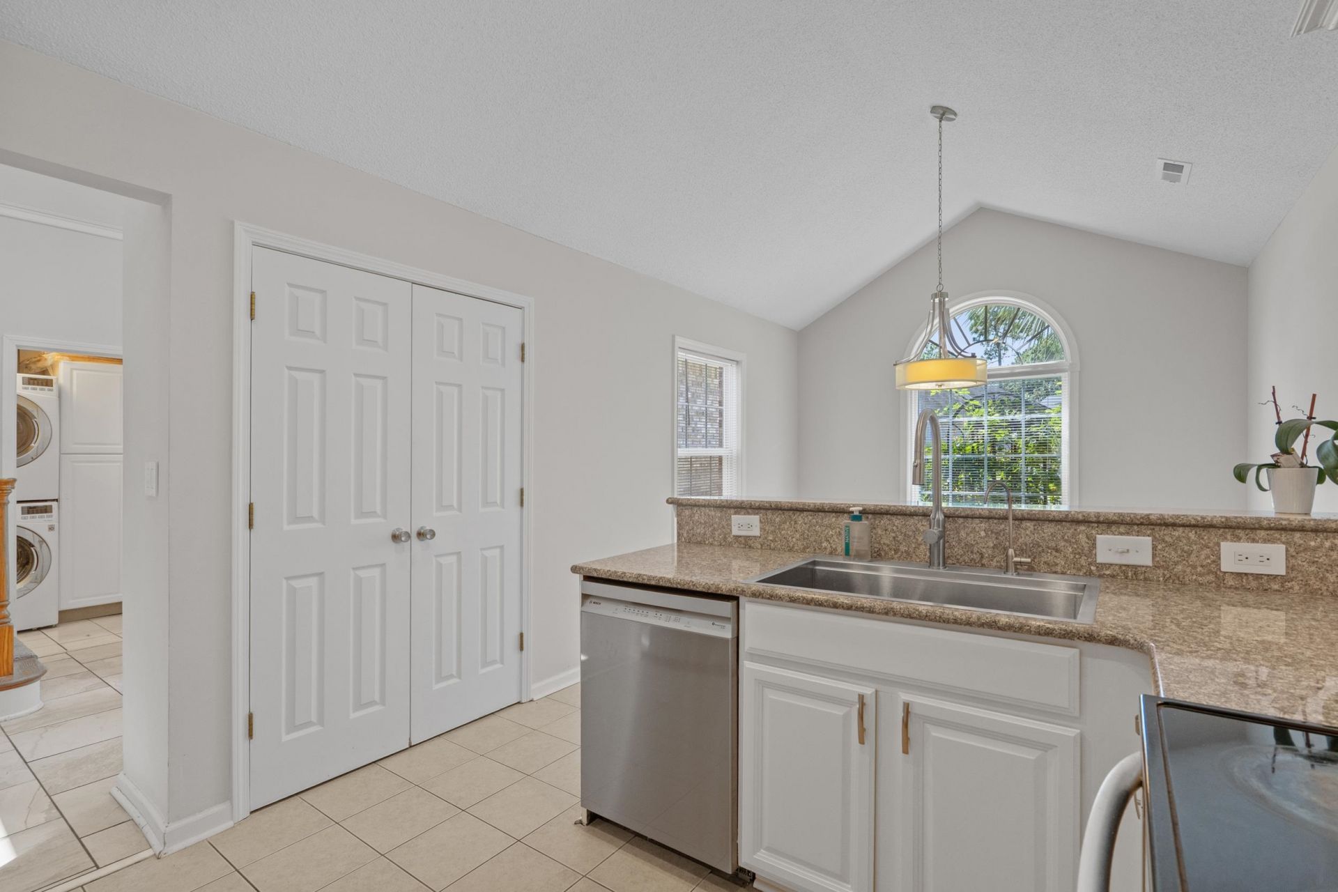 2119 Wentworth Dr. Photo 18