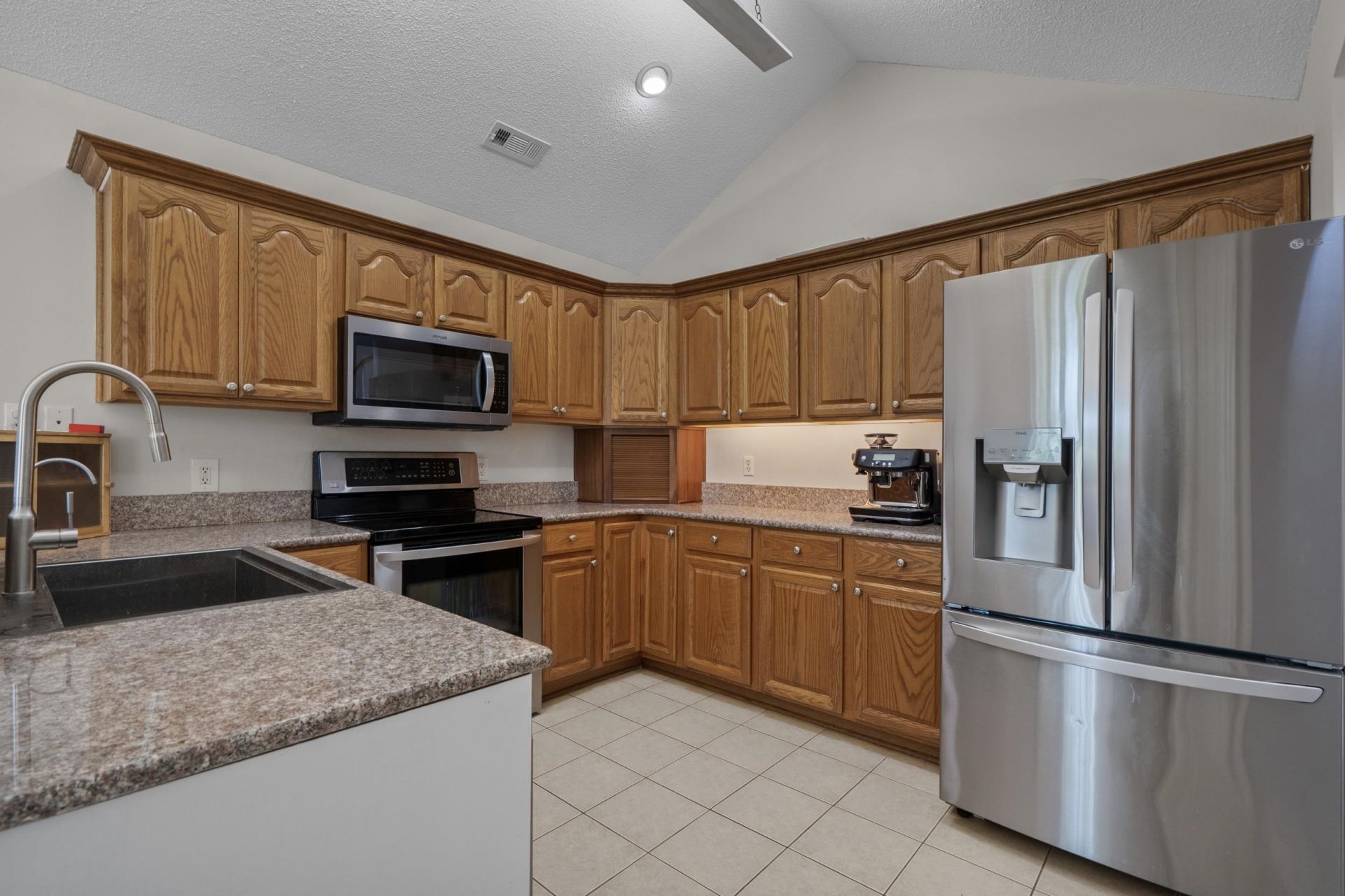 2119 Wentworth Dr. Photo 18