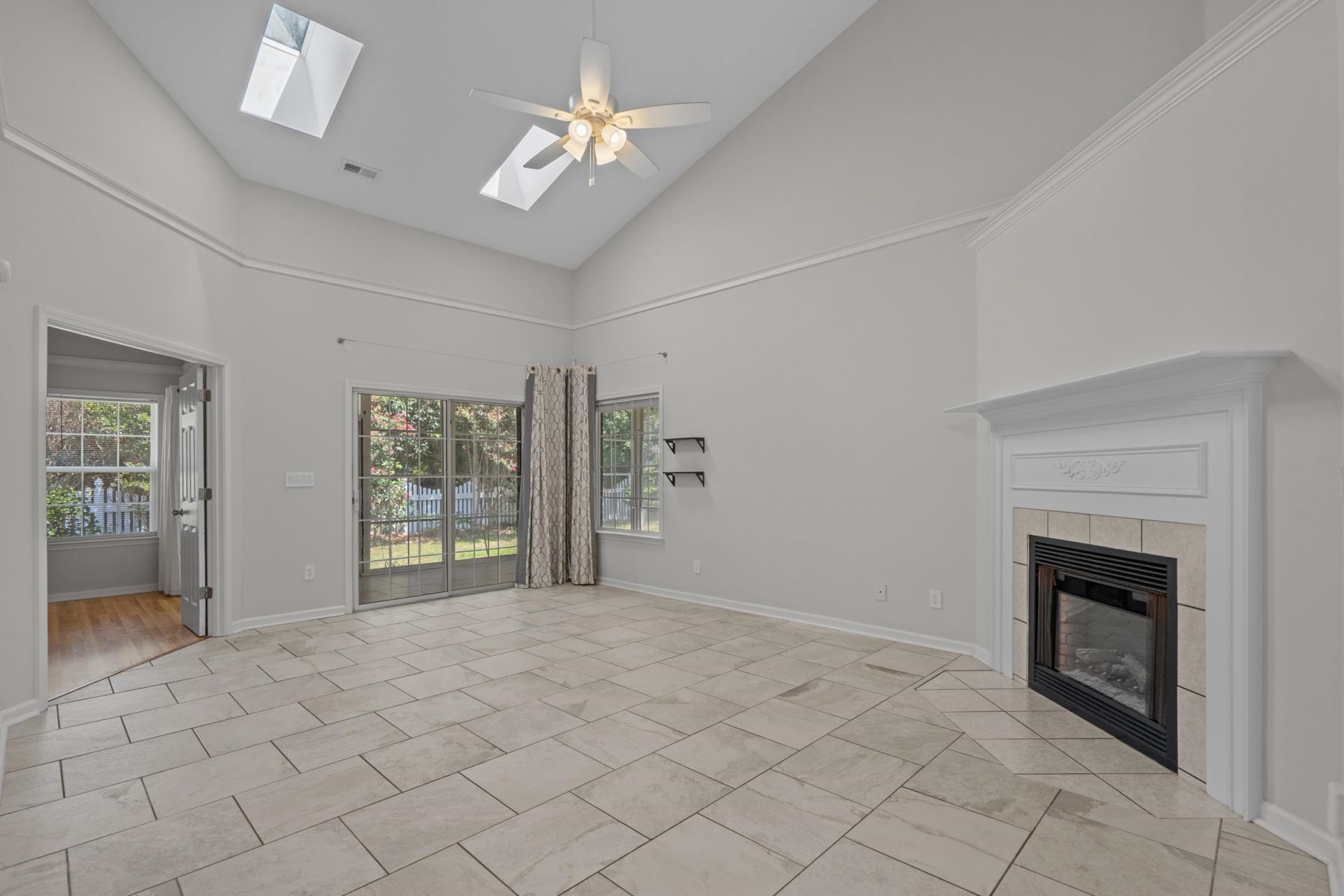 2119 Wentworth Dr. Photo 20