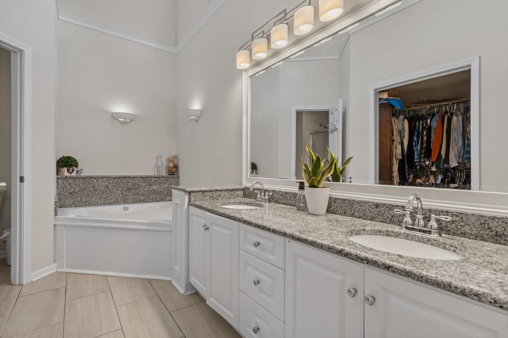 2119 Wentworth Dr. Photo 30