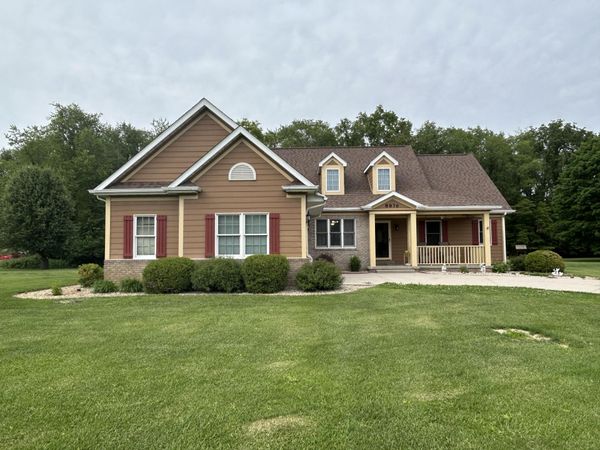 8876 N Lilac Street, DeMotte, IN 46310