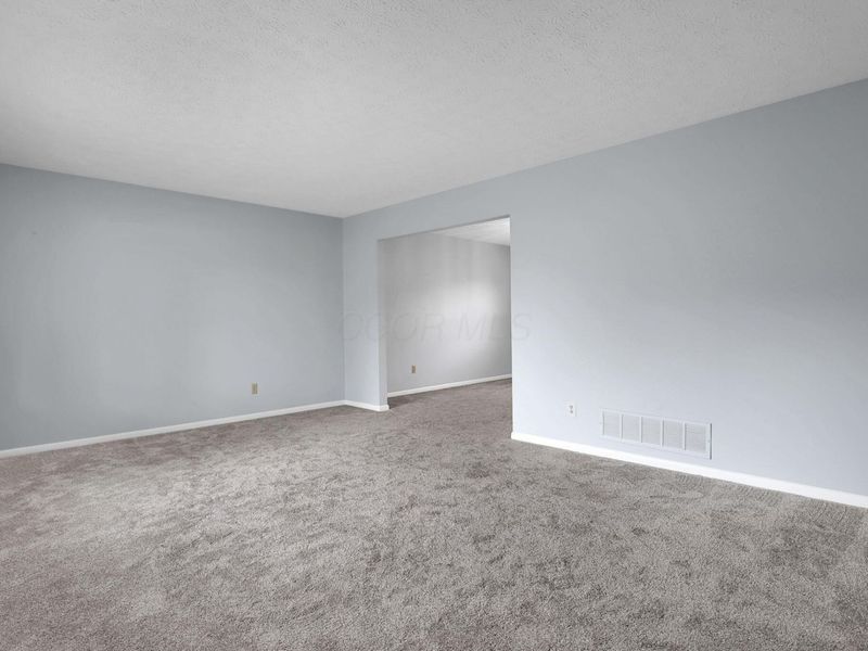 6930 Tanya Terrace , Reynoldsburg, OH 43068 Photo 6
