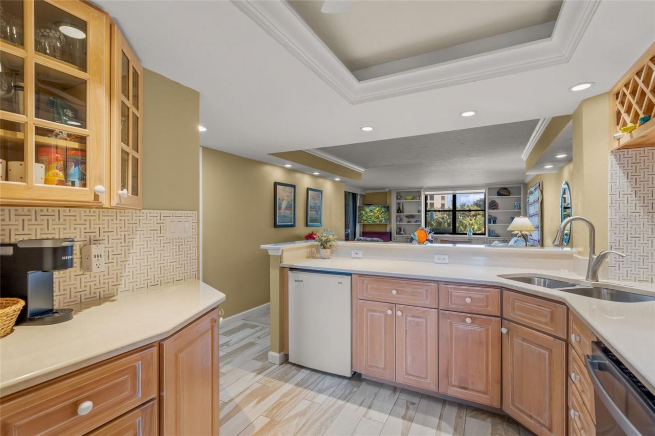 5780 Midnight Pass Road, Unit B105, Sarasota, FL 34242 Photo