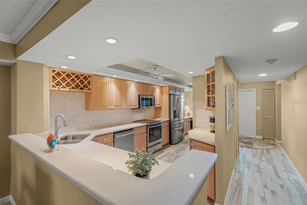 5780 Midnight Pass Road, Unit B105, Sarasota, FL 34242 Photo