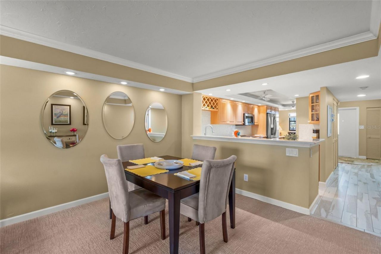 5780 Midnight Pass Road, Unit B105, Sarasota, FL 34242 Photo