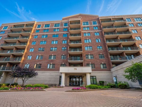 770 Pearson Street , Unit 2-511, Des Plaines, IL 60016
