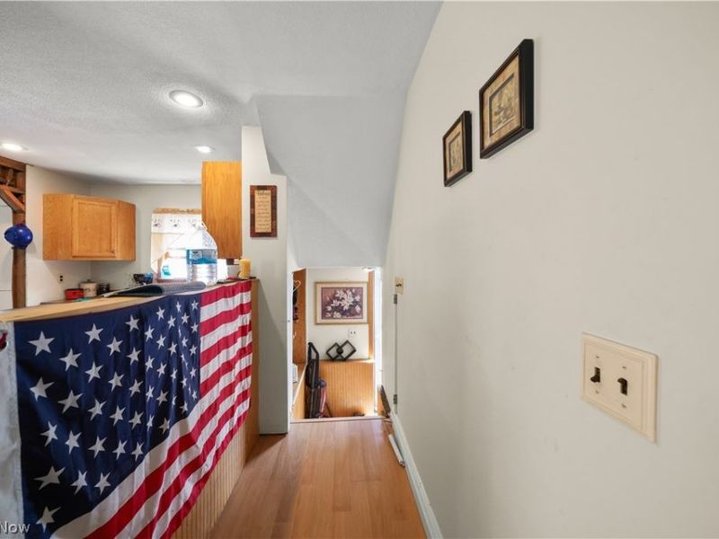 305 Oak Knoll Avenue , Newton Falls, OH 44444 Photo 7