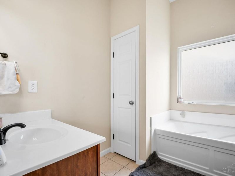 7126 Hearthwood Drive, Fairfield Twp, OH 45011 Photo 27