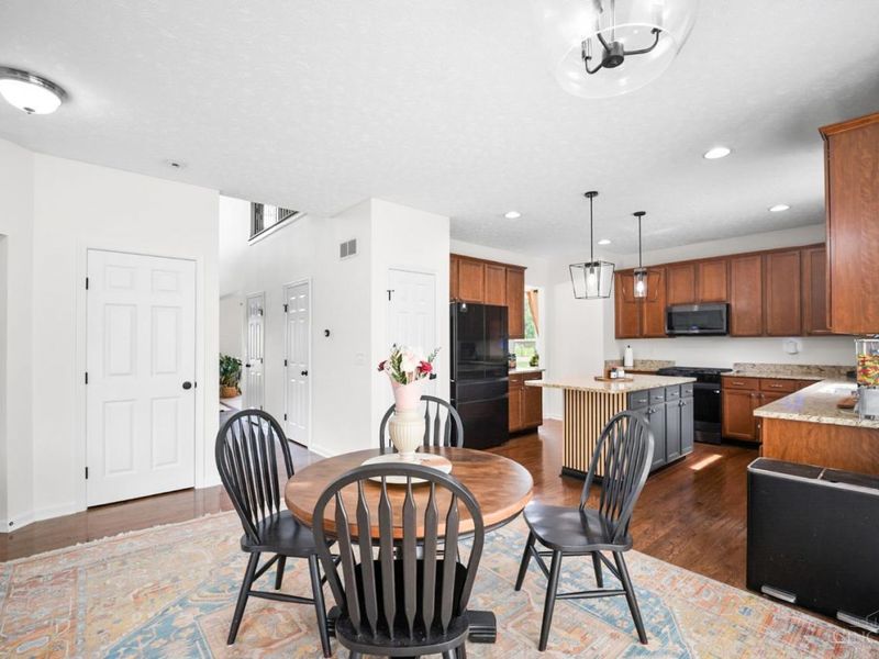 7126 Hearthwood Drive, Fairfield Twp, OH 45011 Photo 4