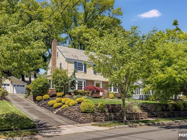 90 Stonehouse Road, GLEN RIDGE, NJ 07028