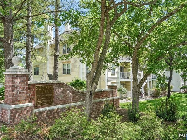 518 Holly Court, MAHWAH, NJ 07430