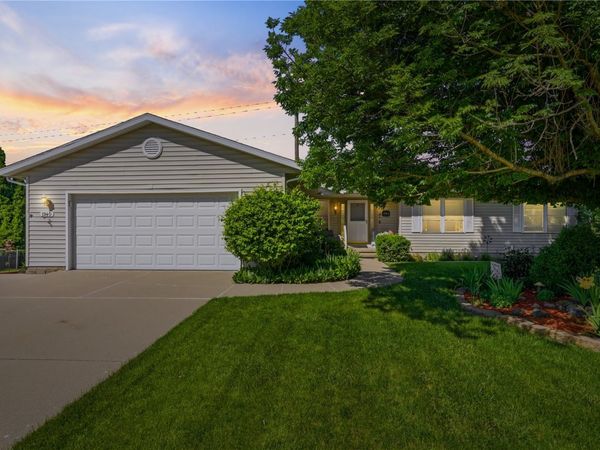 1940 48th Street Court, Marion, IA 52302