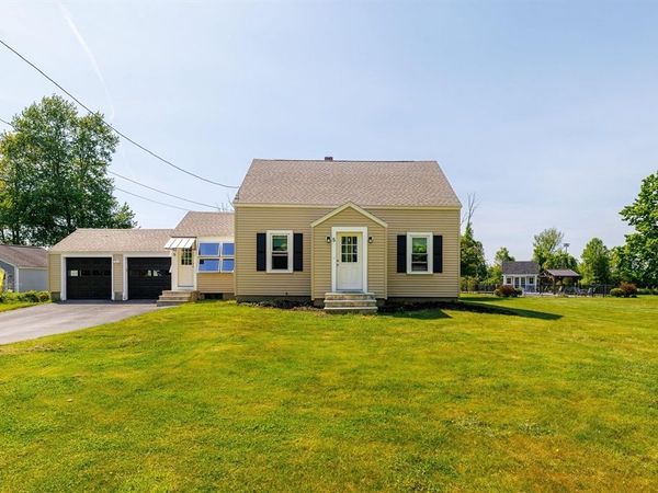 5 Bates St, Mendon, MA 01756