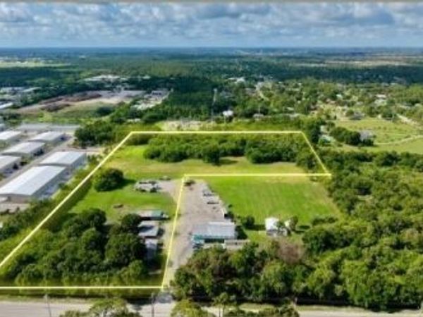5435 45th Street, Vero Beach, FL 32967