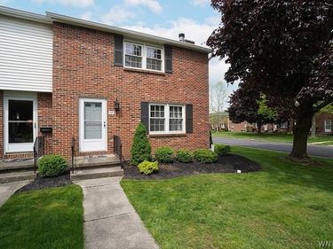57 Wimbledon Lane, West Seneca, NY 14224