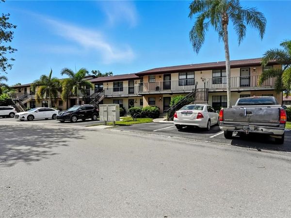 5361 Treetops DR , Unit S-204, NAPLES, FL 34113