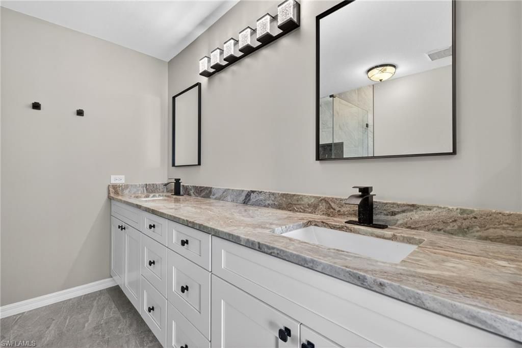 9836 Luna Cir, Unit F-204, Naples, FL 34109 Photo