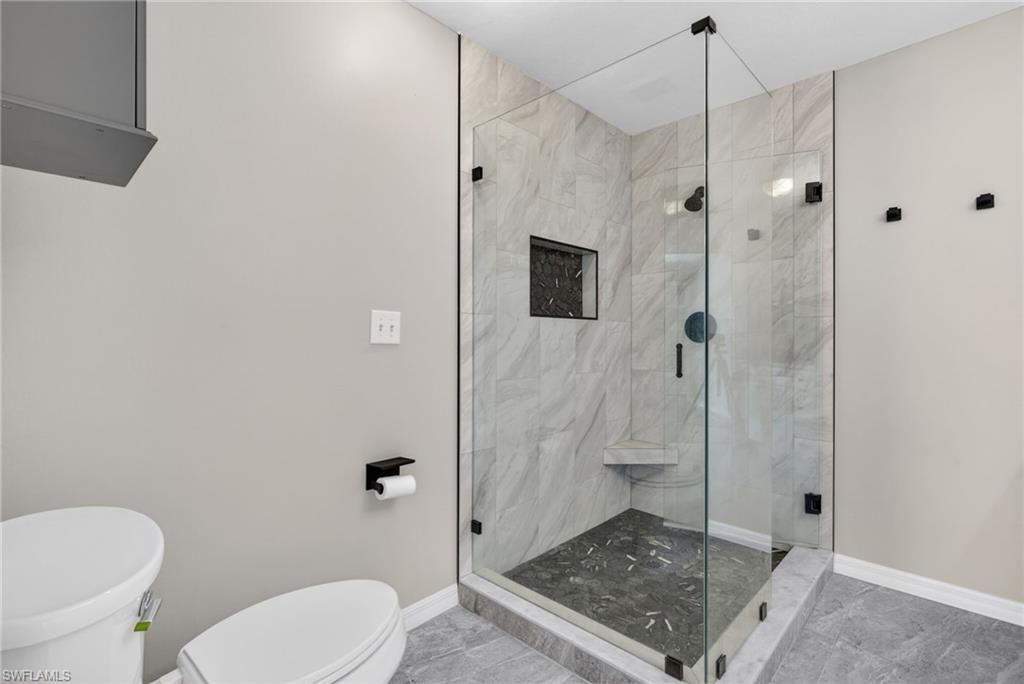 9836 Luna Cir, Unit F-204, Naples, FL 34109 Photo