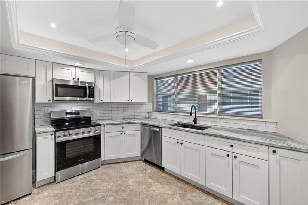 9836 Luna Cir, Unit F-204, Naples, FL 34109 Photo