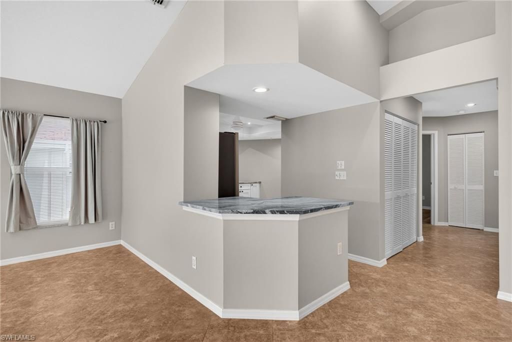 9836 Luna Cir, Unit F-204, Naples, FL 34109 Photo