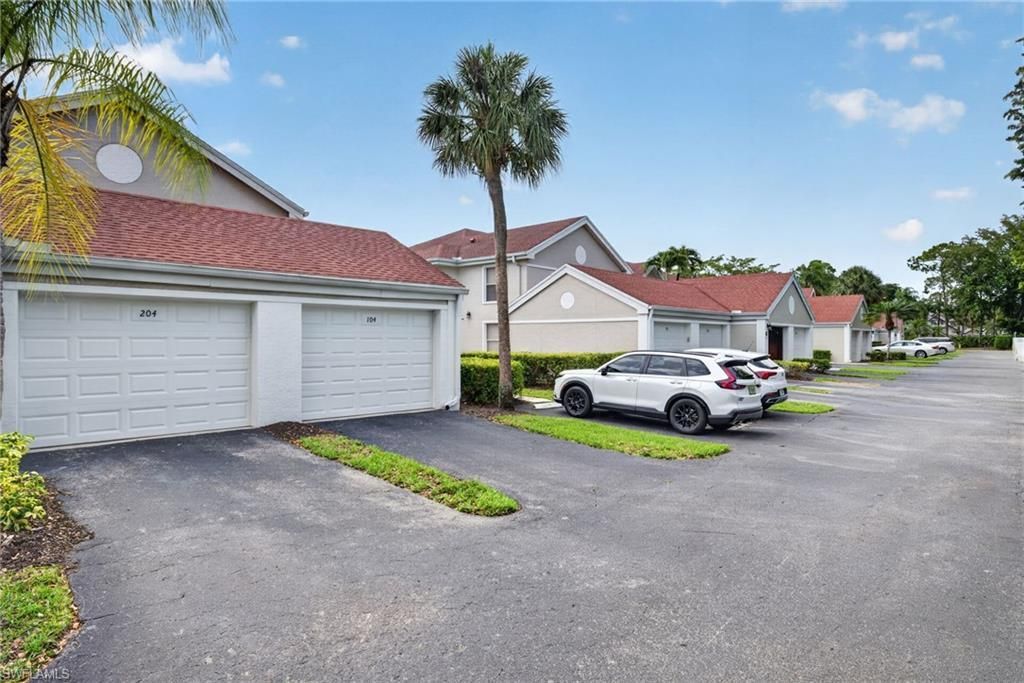 9836 Luna Cir, Unit F-204, Naples, FL 34109 Photo