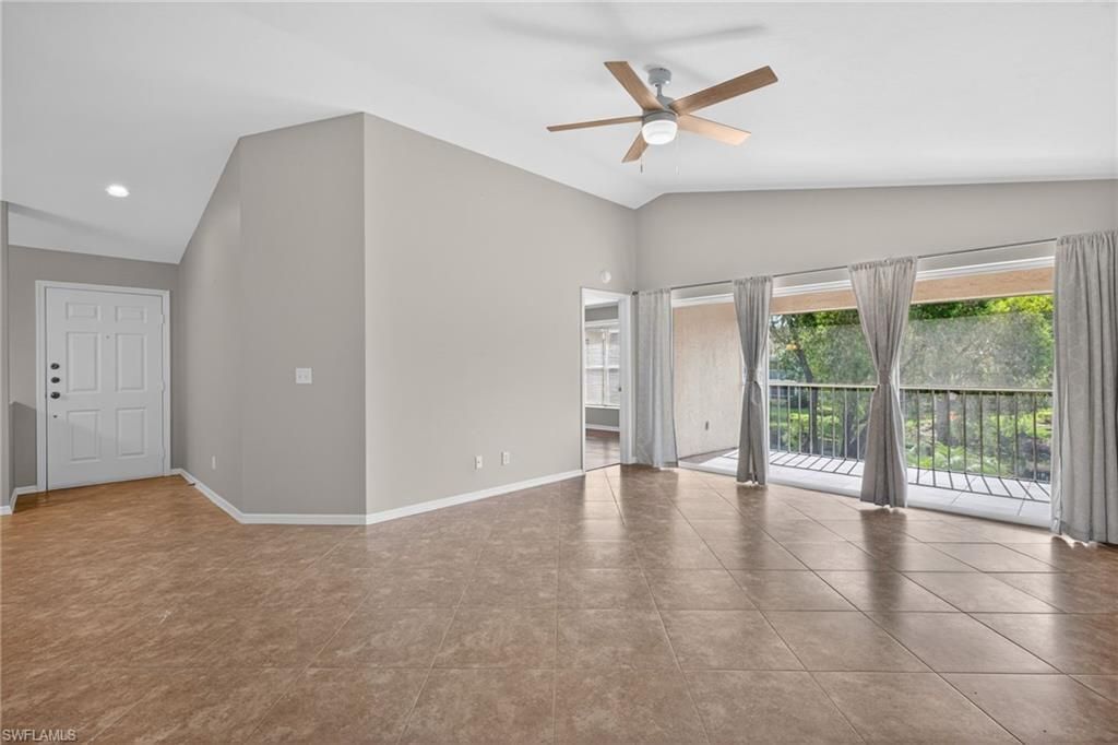 9836 Luna Cir, Unit F-204, Naples, FL 34109 Photo