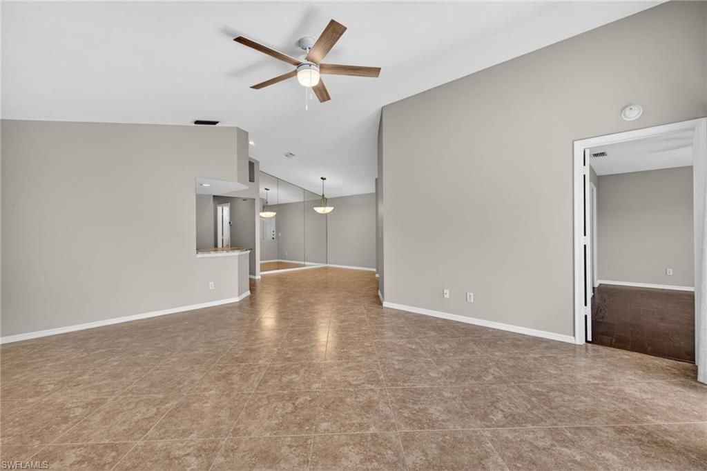 9836 Luna Cir, Unit F-204, Naples, FL 34109 Photo