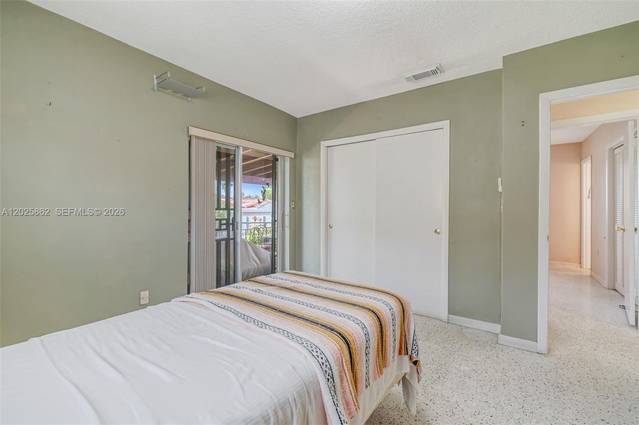 251 NW 60th Ct , Miami, FL 33126 Photo