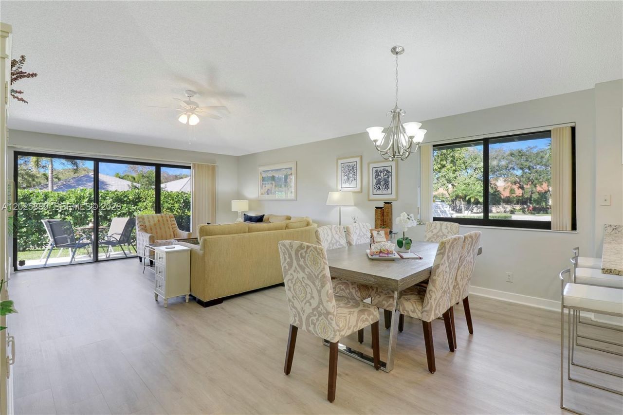 105 Club Dr , Unit 105, Palm Beach Gardens, FL 33418 Photo