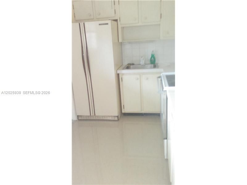 2880 NE 203rd St , Unit B25, Aventura, FL 33180 Photo