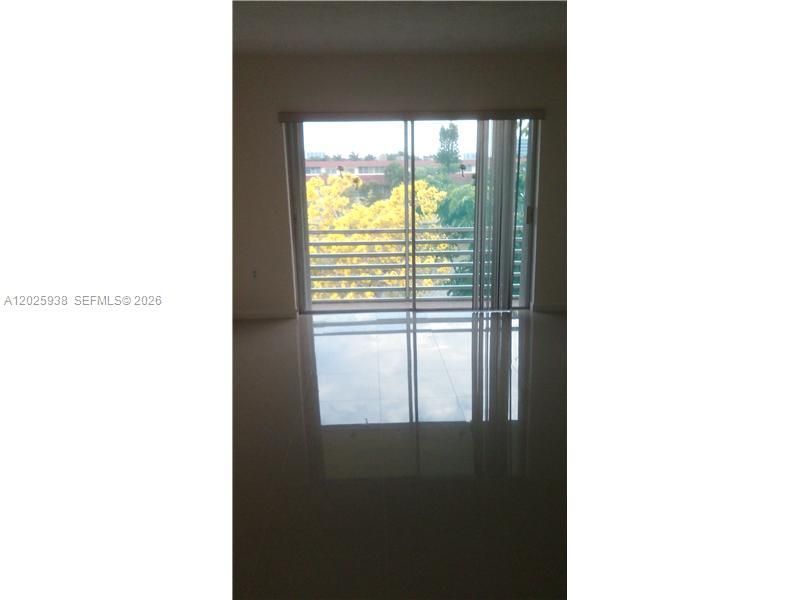 2880 NE 203rd St , Unit B25, Aventura, FL 33180 Photo