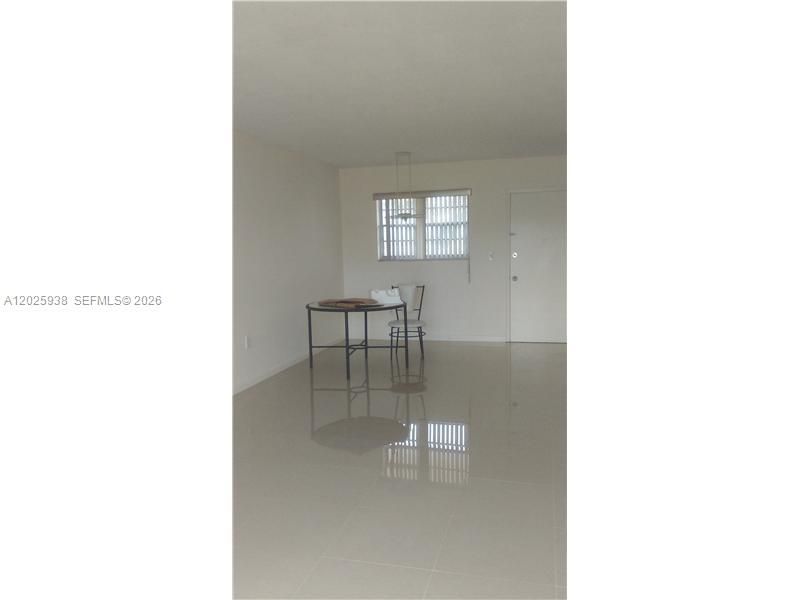 2880 NE 203rd St , Unit B25, Aventura, FL 33180 Photo
