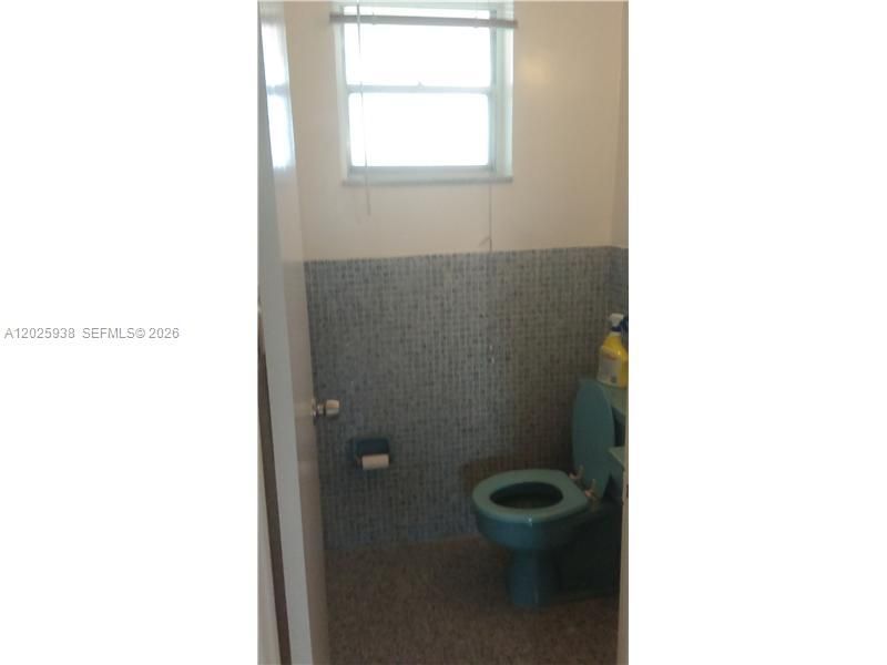 2880 NE 203rd St , Unit B25, Aventura, FL 33180 Photo