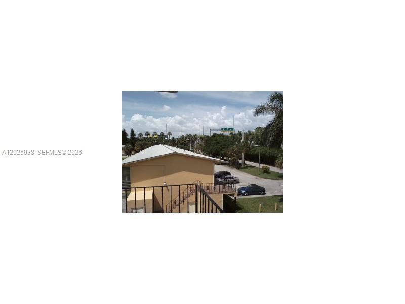2880 NE 203rd St , Unit B25, Aventura, FL 33180 Photo