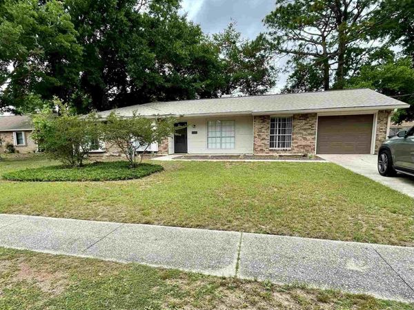4140 April Rd, Pensacola, FL 32504