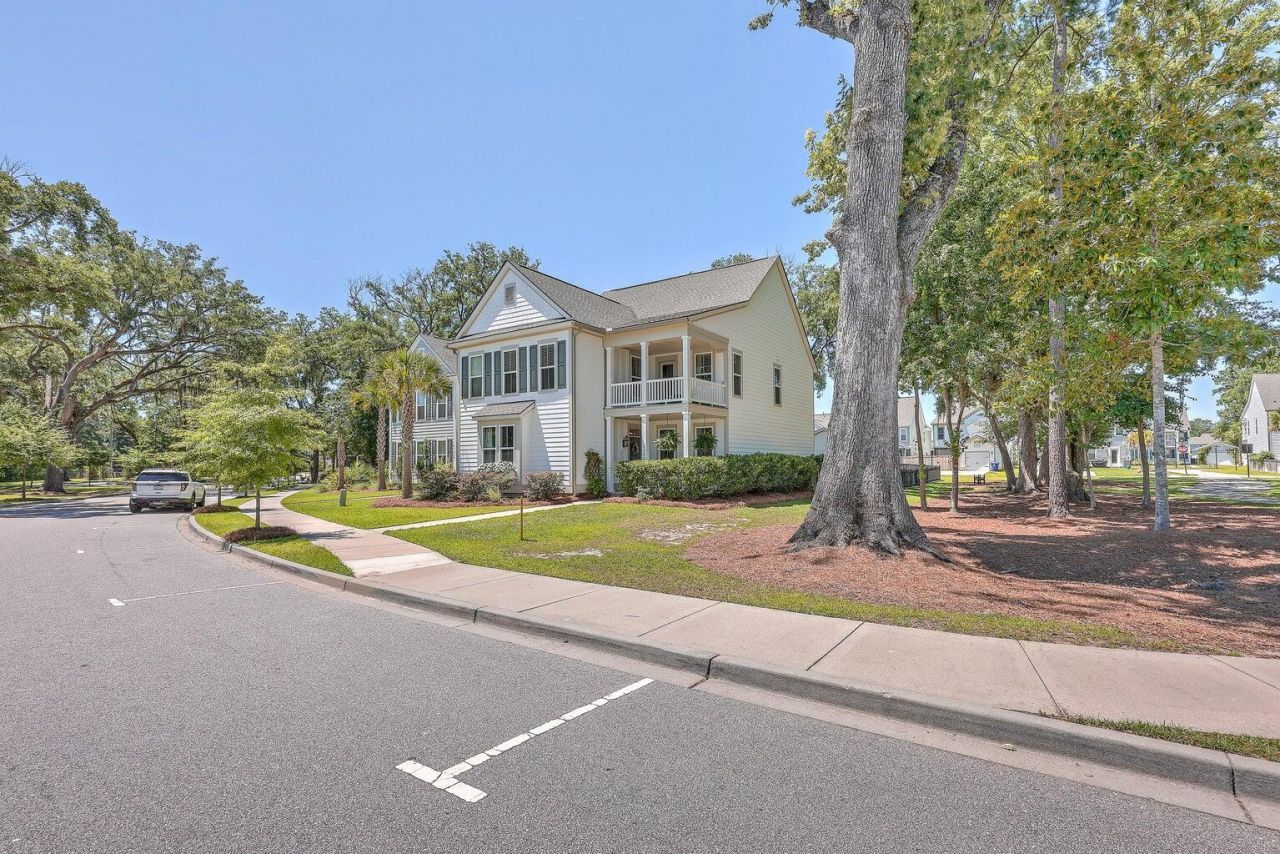 2147 Kemmerlin Street Photo 4