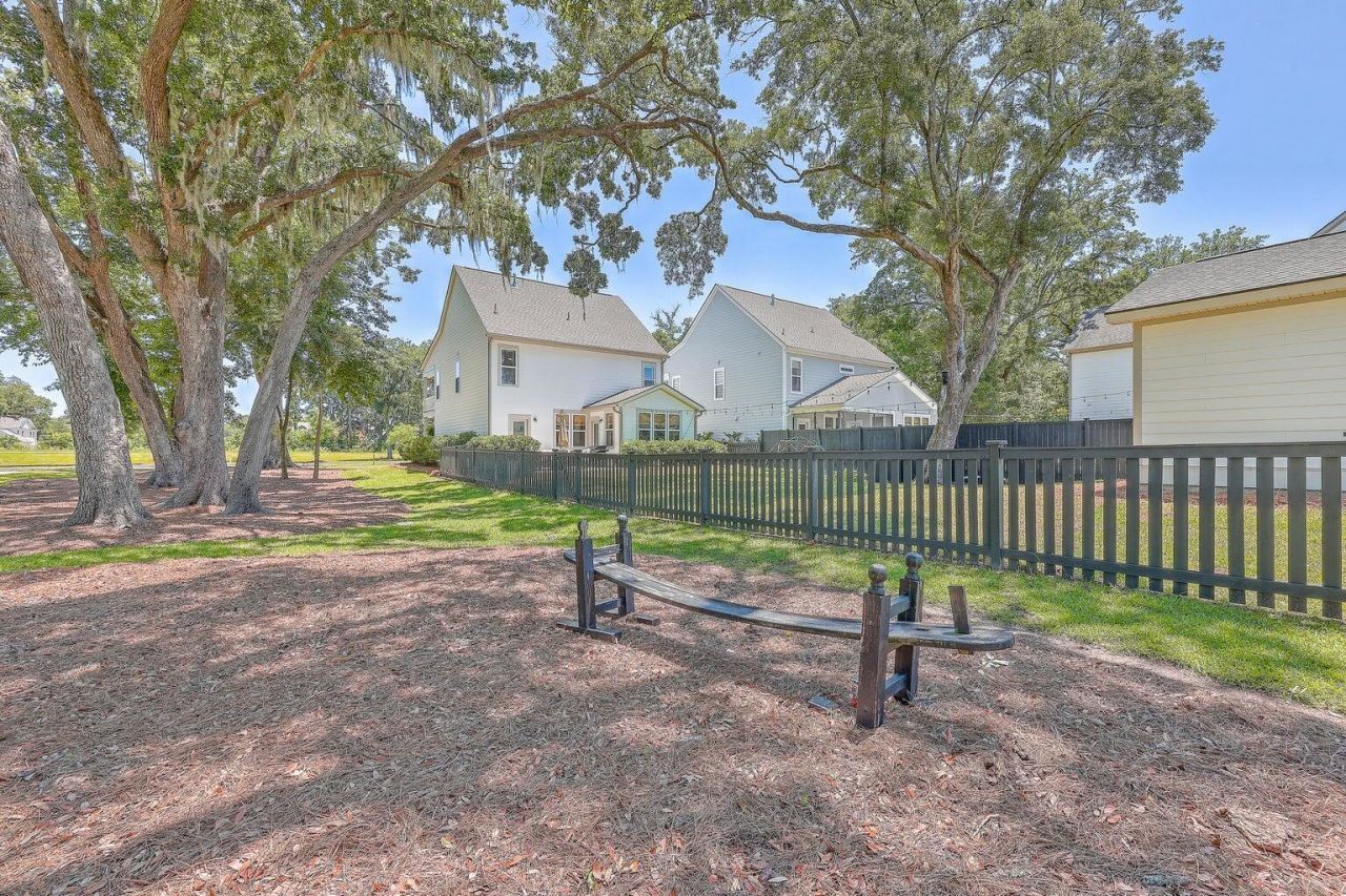 2147 Kemmerlin Street Photo 40