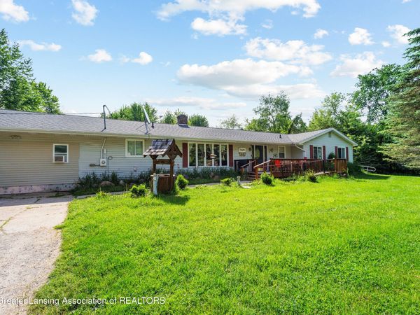 10216 N Royston Road, Grand Ledge, MI 48837