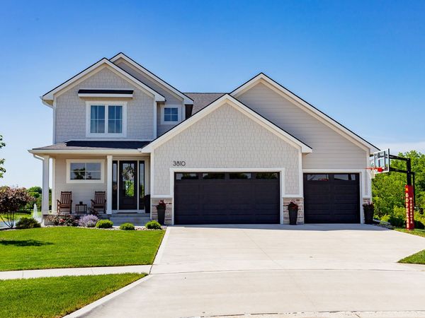 3810 Woodland Court, Waukee, IA 50263